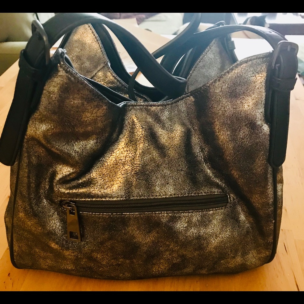 2/20 Sondra Roberts Large Silver Metallic Bag